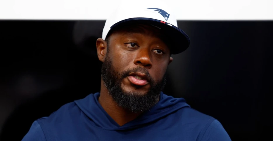 Patriots assistant coach to interview for Chargers OC job