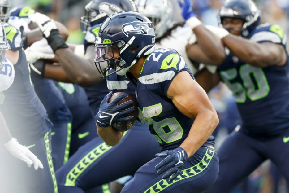 Seahawks RB Zach Charbonnet Suffers ACL Tear