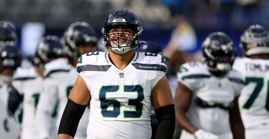 Steelers sign OL to futures deal