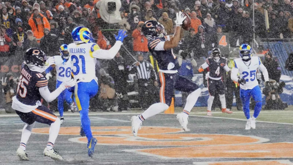 Terrell Owens wonders ‘what in the hell’ DJ Moore was doing on Caleb Williams’ OT interception