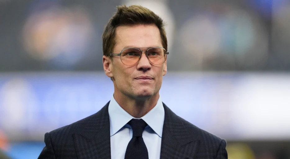 Tom Brady Shows Off His $1,000,000 Watch That Somehow Looks Even More Expensive Than It Is [PHOTO]