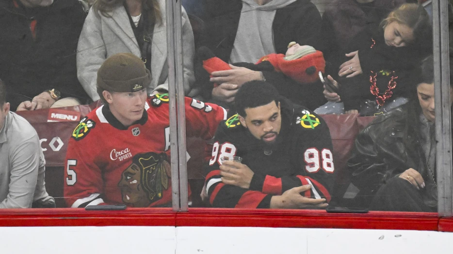 Bears’ Caleb Williams, Cubs’ Pete Crow-Armstrong share all-Chicago moment in Blackhawks game
