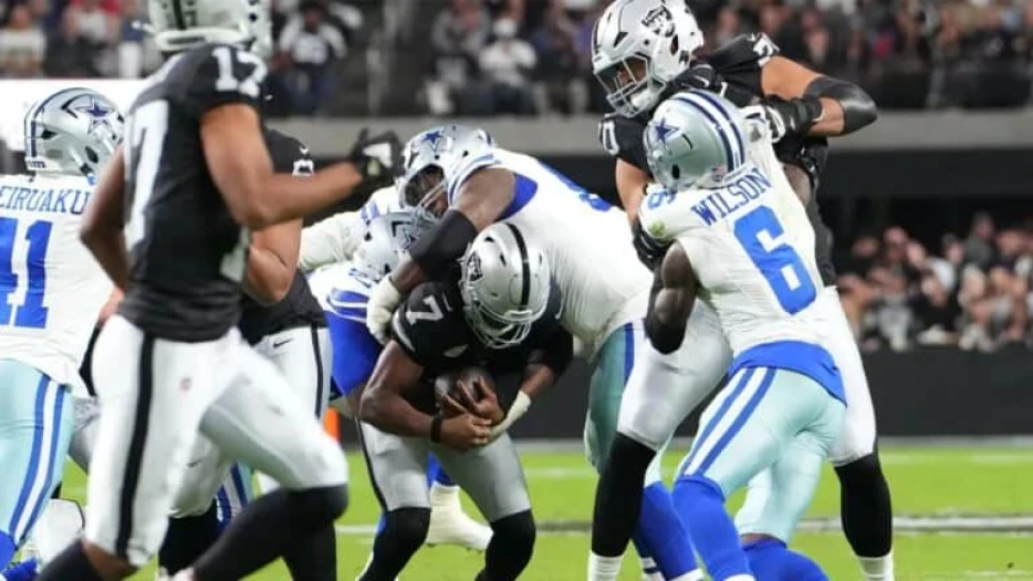 Despite turmoil, Dallas’ defensive line was strong in 2025