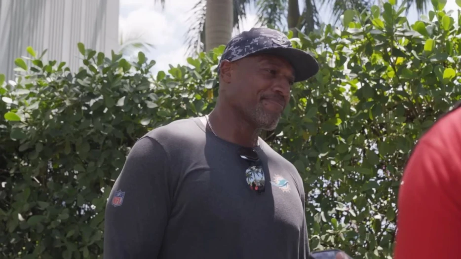 Insider Says Weaver, McCarthy Impressed Steelers During Interviews