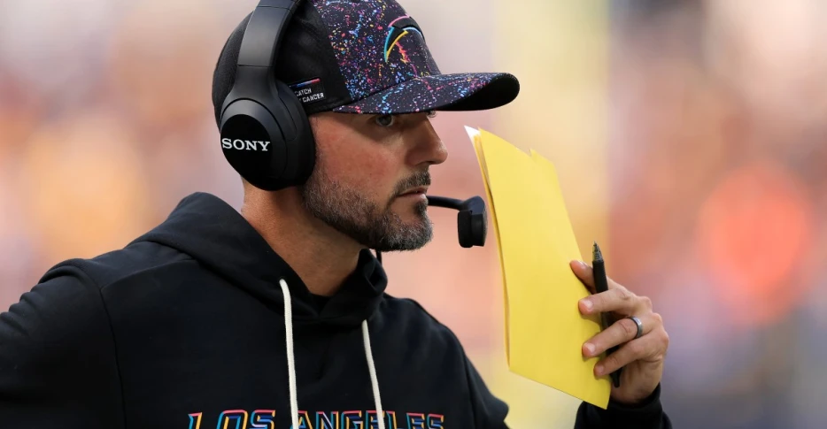 Ravens hire Jesse Minter as head coach