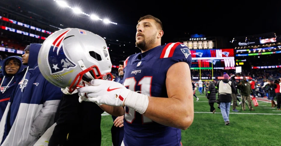 Which former Cleveland Browns are represented in the NFL postseason this year?