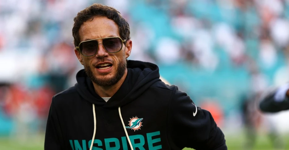 Discussion: Does Mike McDaniel taking a HC interview change your opinion of him?