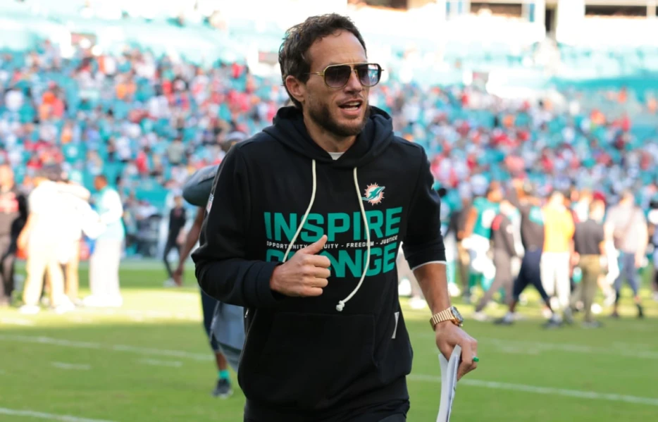 Rumors Suggest Mike McDaniel Rather Have Raiders Job Than Work With Josh Allen &amp; Bills