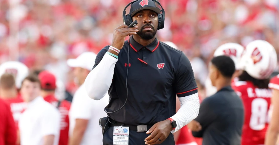 Robert Saleh takes his first member of the 49ers’ coaching staff with him to the Titans