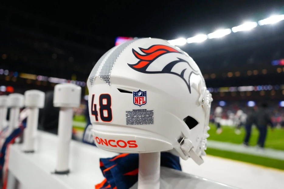 Broncos Sign Six Players To Futures Deals