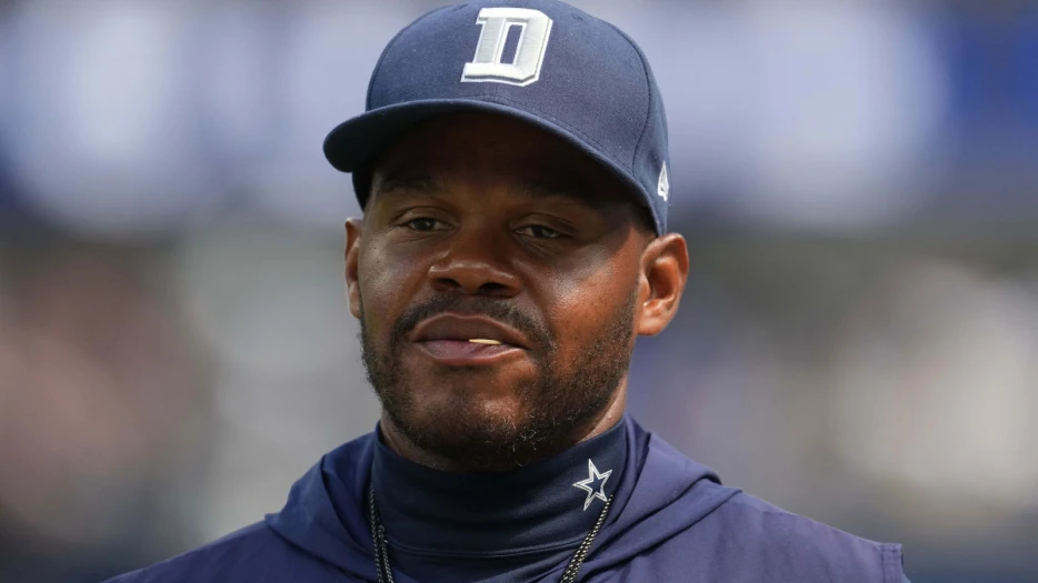 Steelers Interviewing Cowboys TE Coach Lunda Wells For OC