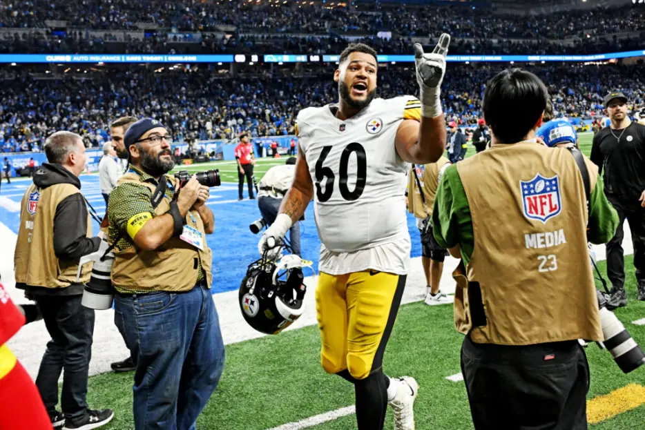 Dylan Cook Working As Steelers’ 1st-String RT