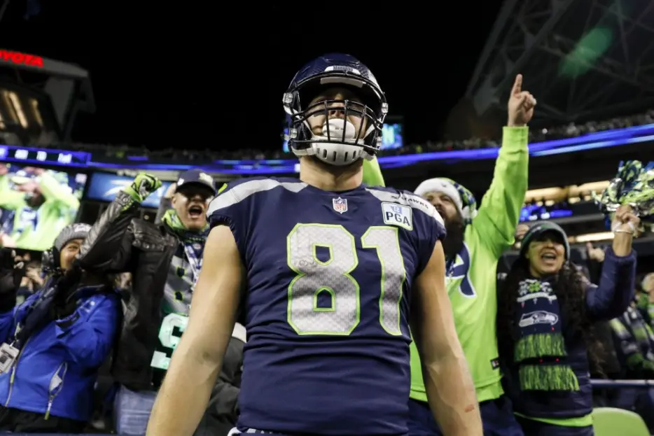 Seahawks Bring Back TE Nick Vannett