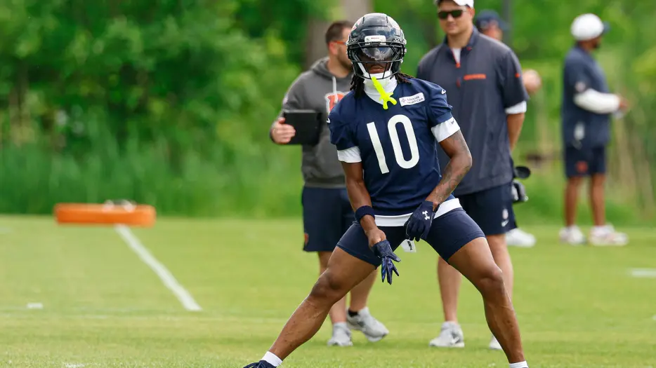 Bears’ Luther Burden III leaves kids screaming with 1 Caleb Williams phone call