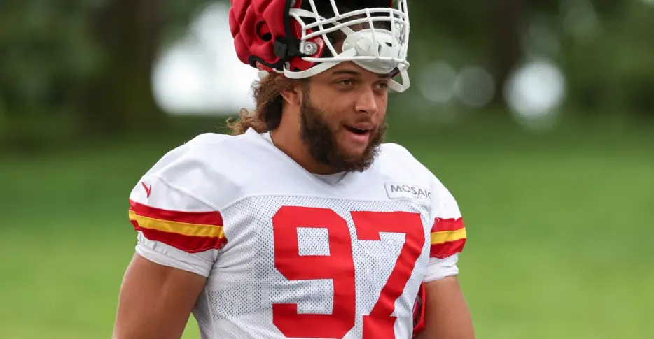 Ashton Gillotte, Nohl Williams settling into Chiefs defense for Year 2