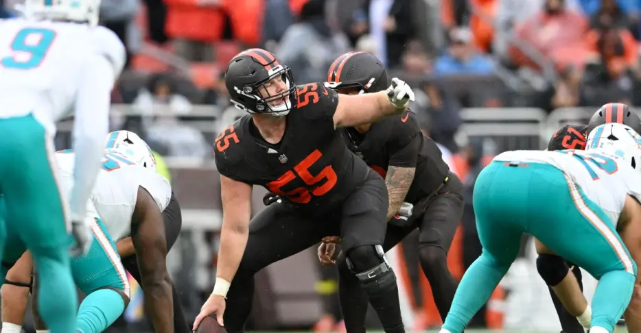 Commanders News: Should Washington be talking to Center Ethan Pocic?