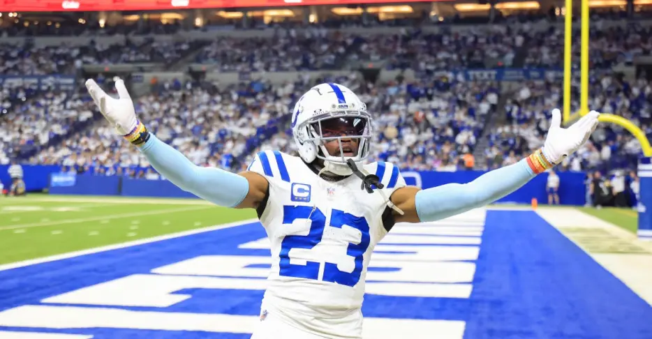 Colts release Kenny Moore II
