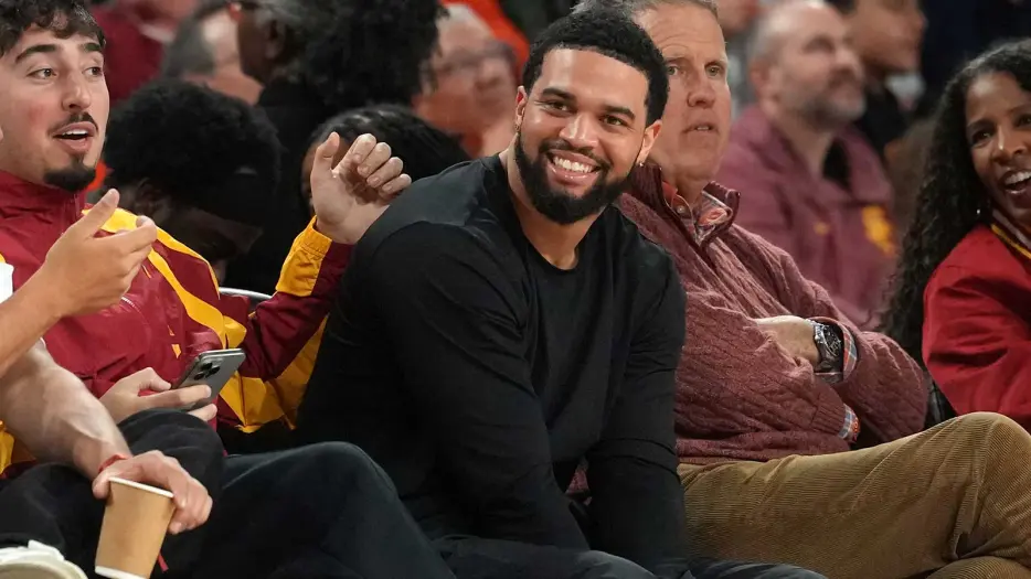 Bears’ Caleb Williams surprises Travis Kelce with talk of new scary weapon