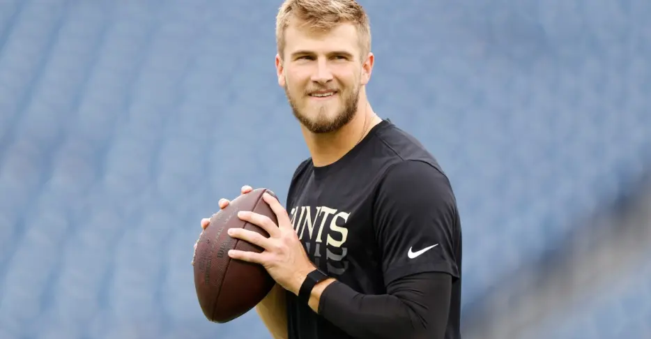 Saints QB Tyler Shough takes Ice Bucket Challenge in support of the ALS community