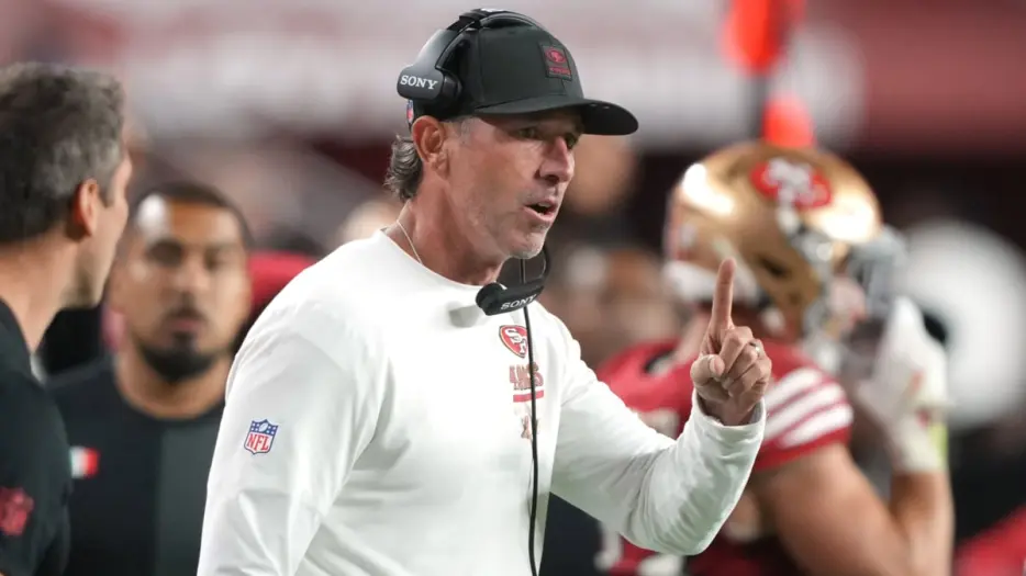 Kyle Shanahan’s Training Camp Appearance Signals Progress in Recovery