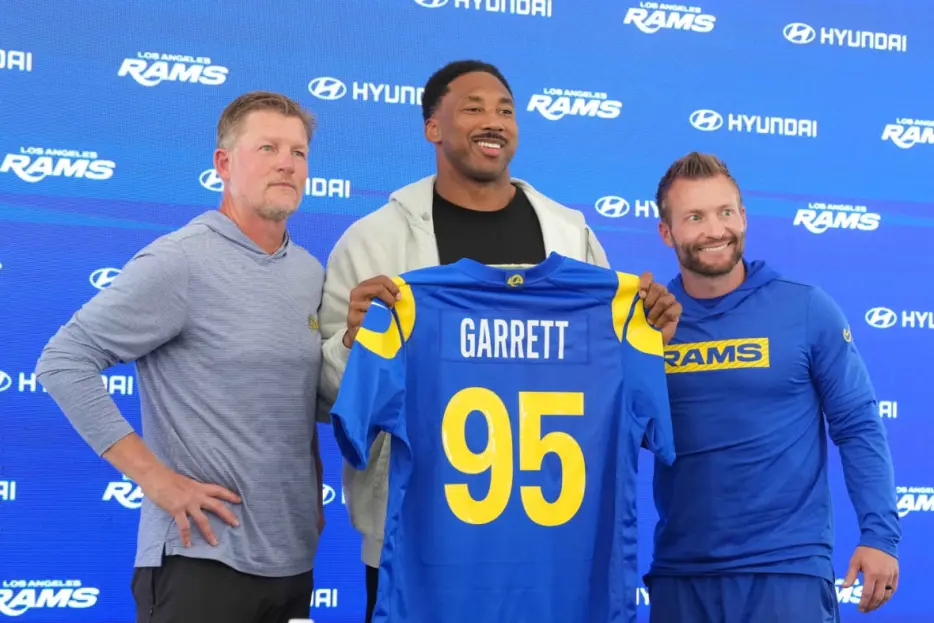 LA Rams Coach has Perfect Response When Asked About Fitting Myles Garrett Into His System