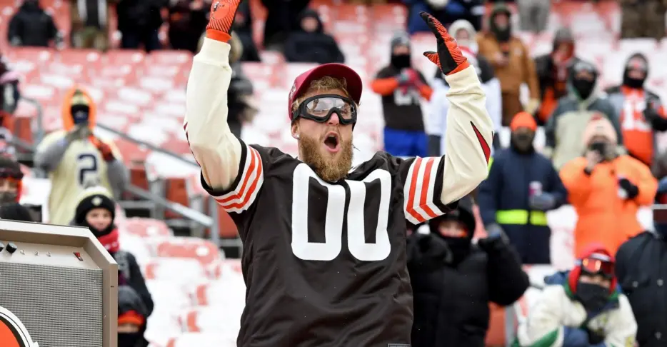 Boxer Jake Paul wants to play in the NFL and for the Browns