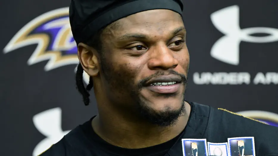 Lamar Jackson continues to hold the cards in contract talks with the Ravens