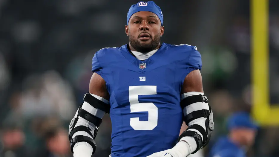 Giants’ Kayvon Thibodeaux makes NBA Finals prediction while rocking Jalen Brunson Knicks jersey at practice