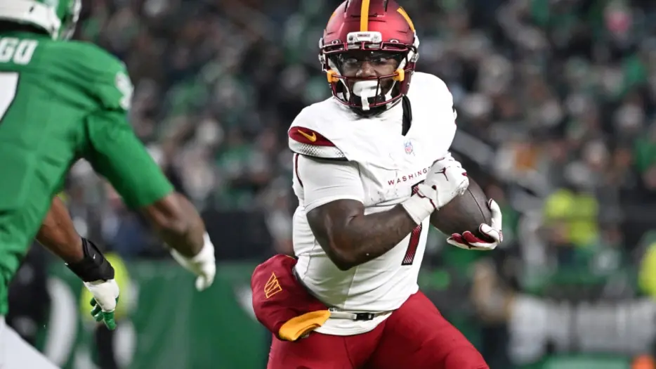 Predicting Landing Spots for 5 Top Offensive NFL Free Agents Still Available Before Training Camp