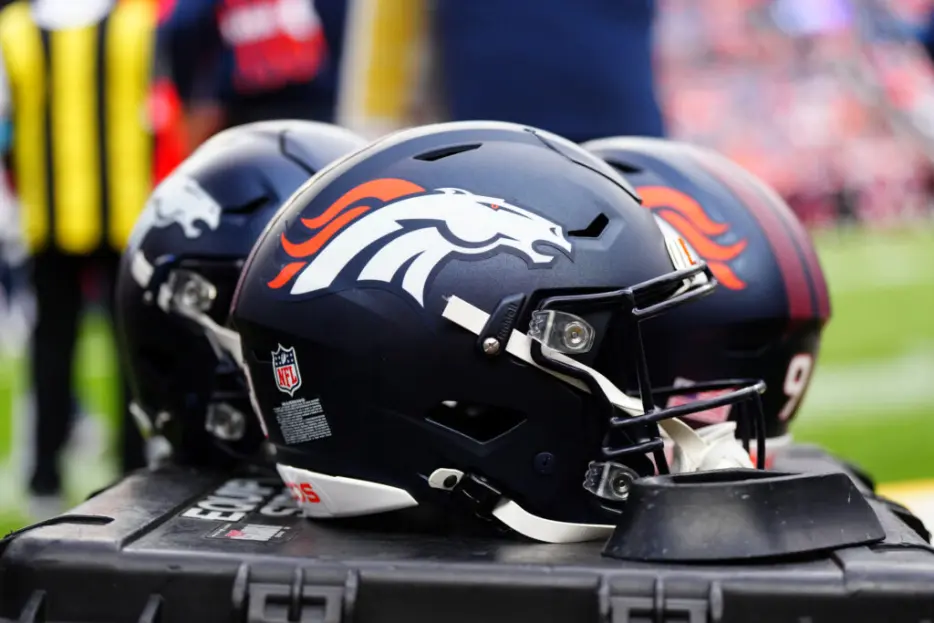 Broncos Host Eight For Workout