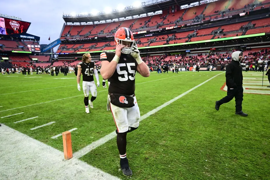 Former Browns C Ethan Pocic Cleared From Torn Achilles