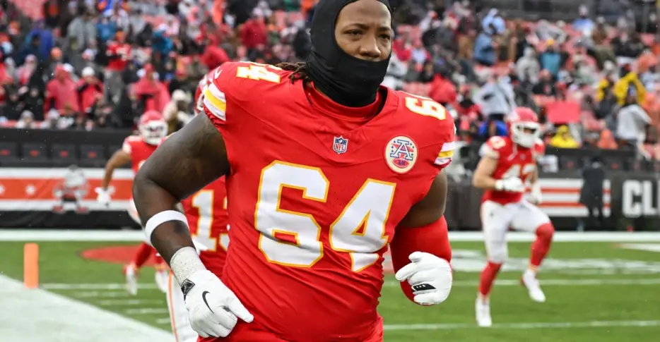 Rams should call Chiefs about Wanya Morris trade request