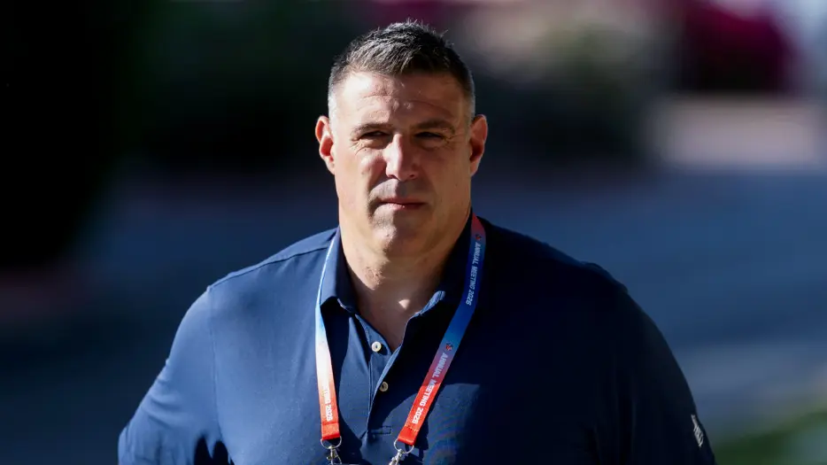 Patriots rumors: The ‘long time’ Mike Vrabel factor behind A.J. Brown trade