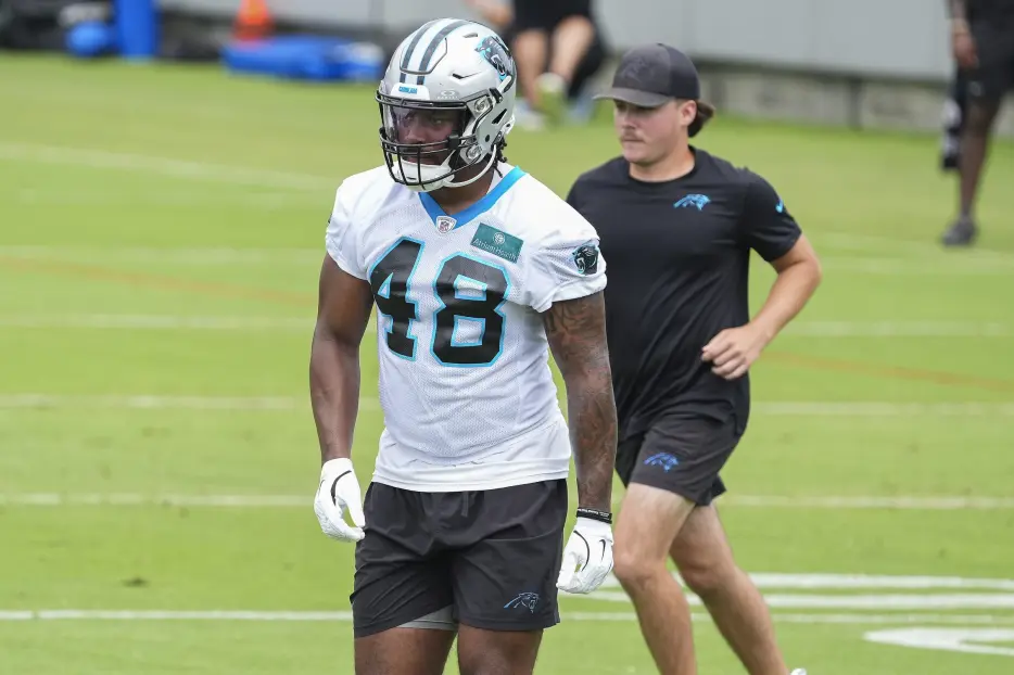 Panthers Expected To Sign OLB Cam Gill