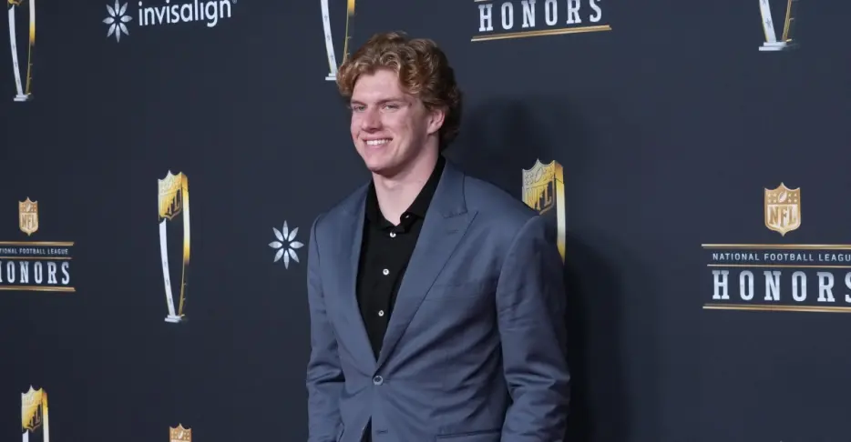 Browns LB Carson Schwesinger already near top of NFL, compared to Hall of Famer