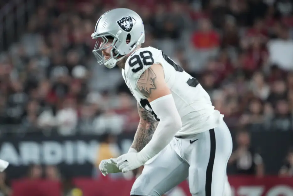 Raiders DE Maxx Crosby Close To Practicing