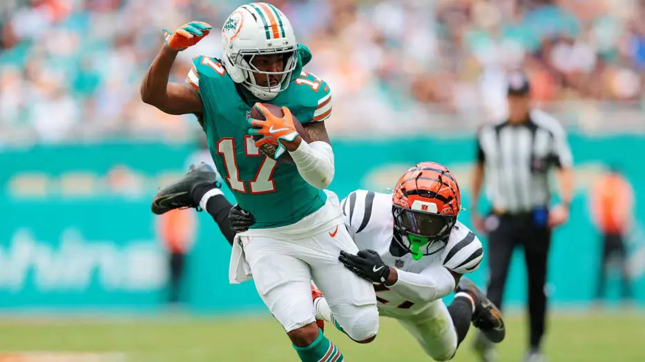 Broncos’ Jaylen Waddle breaks down elite route-running ability