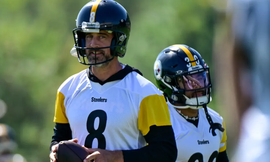 Steelers Sights &amp; Sounds: Aaron Rodgers Returns, Leads QBs at OTAs