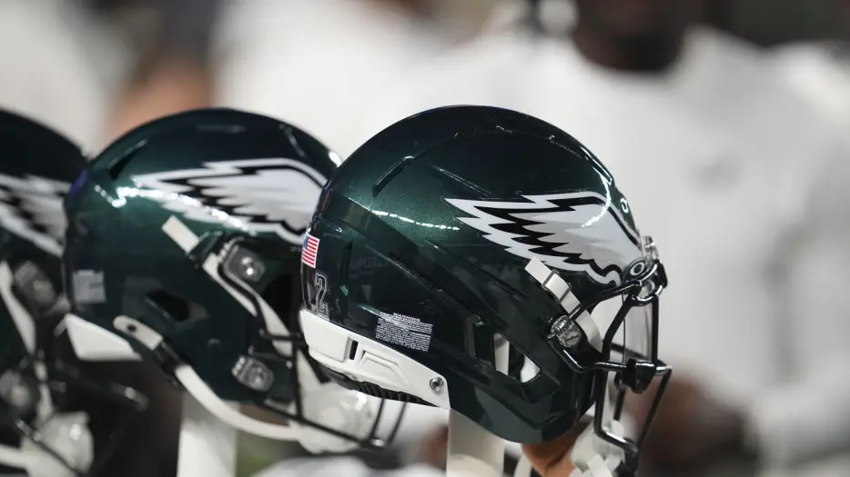 Eagles sign LB Isiah King, waive DB Tucker Large