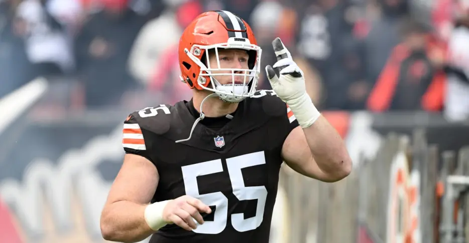Ravens sign former Browns center Ethan Pocic