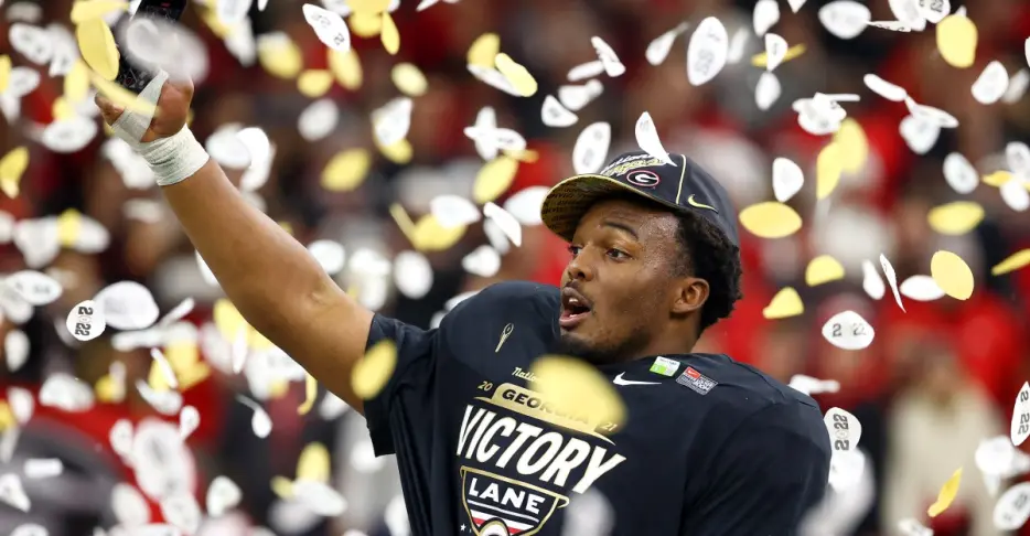 Raiders’ rookie linebacker reunited with some big-time college teammates