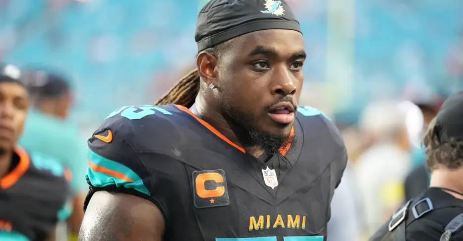 Dolphins sign center Aaron Brewer to massive extension
