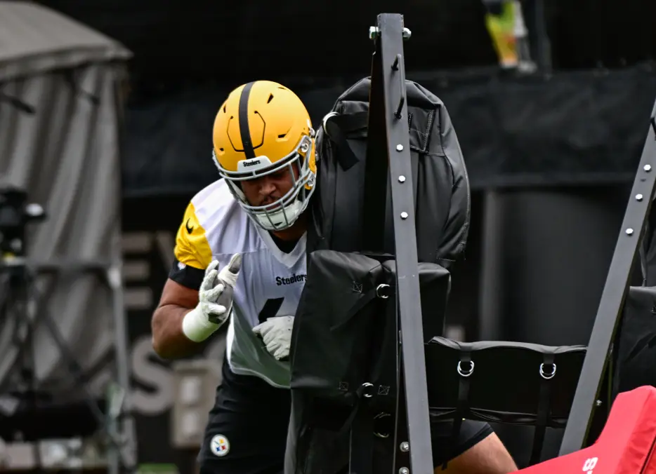 Former Steeler Predicts Unlikely Starter on Offensive Line