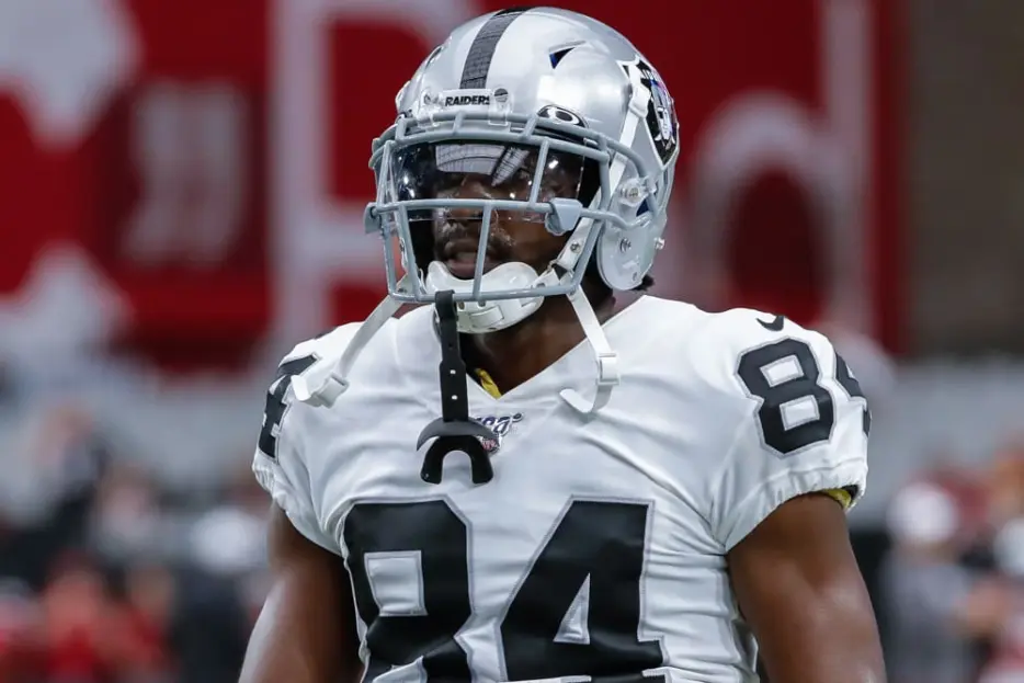 Former NFL LB Identifies Next Antonio Brown: ‘Currently the Destination That His Airplane Is On’