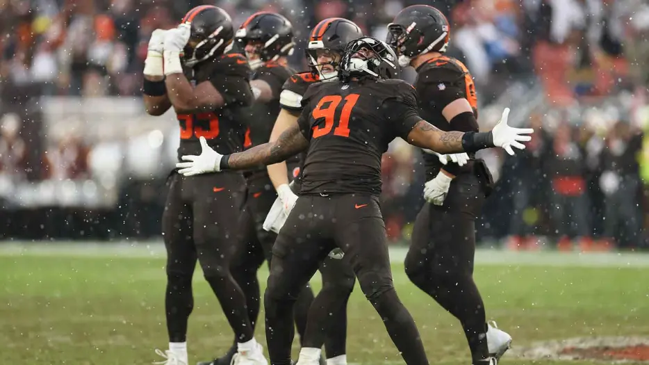 Browns’ Alex Wright has must-hear Myles Garrett trade story