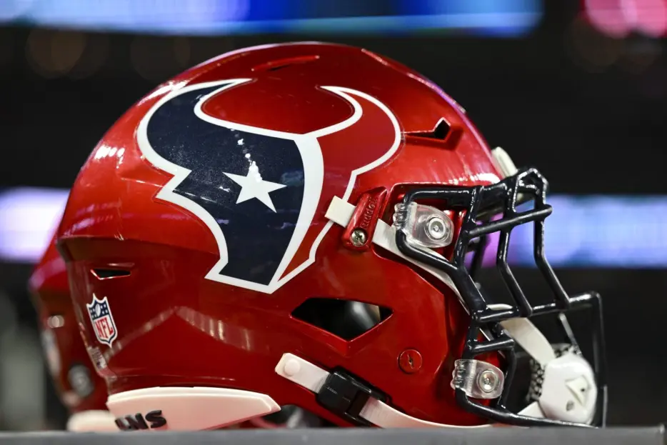 Texans Signed Fourth-Round OL Febechi Nwaiwu, Wrapped Up Draft Class