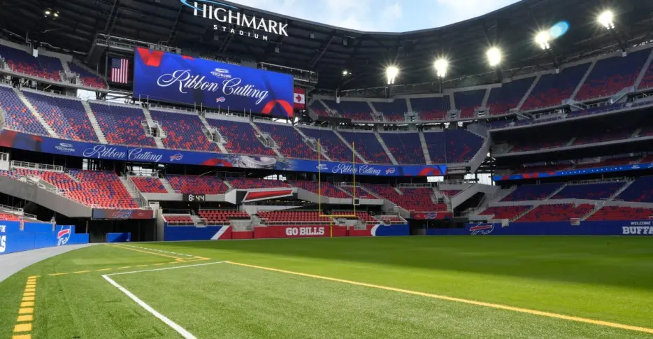 Should Buffalo Bills PSL holders have exclusive access to events at the new Highmark Stadium?