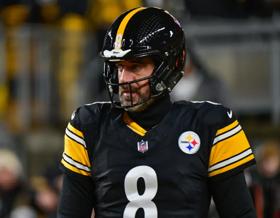 Steelers Opponent Throws Shade Over Aaron Rodgers Situation