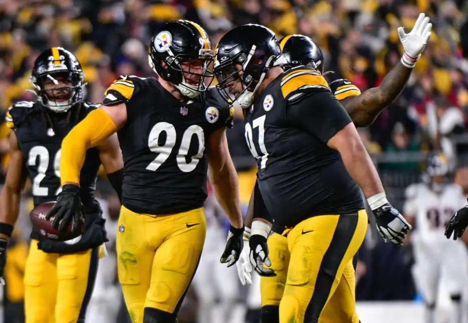 Three Active Players Highlight Steelers All-PFF Team