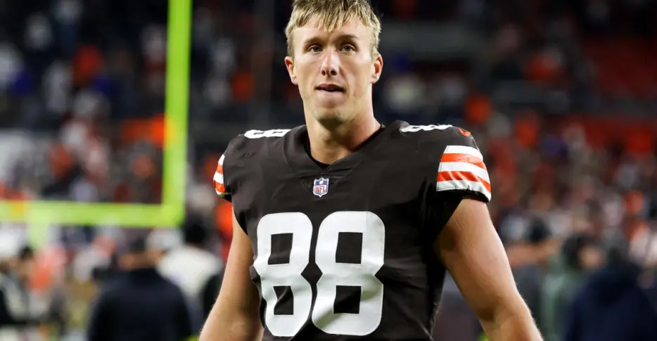 How much it cost the Seahawks to sign former Browns tight end Harrison Bryant